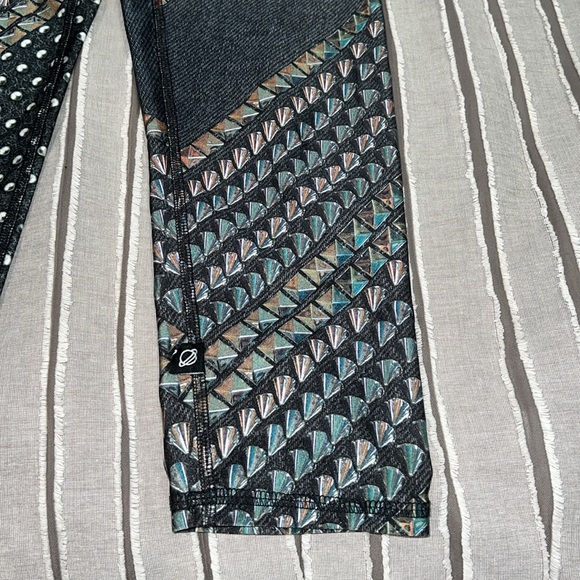 Women’s SZ MEDIUM cropped TEREZ leggings - Picture 2 of 6